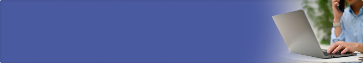 Banner en el que aparce un hombre tecleando un ordenador portátil mientras habla por un teléfono móvil, acerca de campañas de malware y phishing.